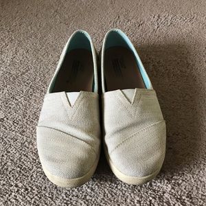 Toms